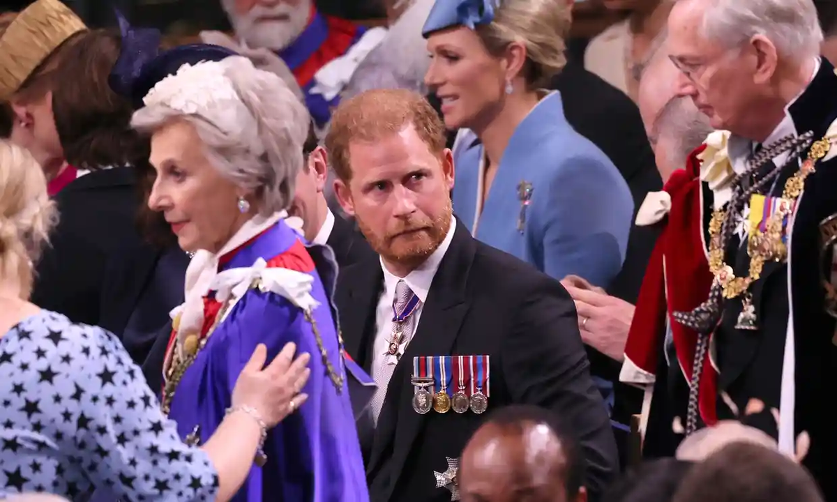 Скриншот видео Royal Family