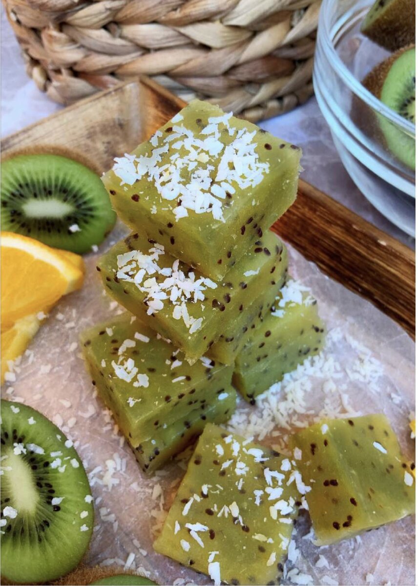 Ингредиенты : киви 5 шт , Агар - Агар 10 гр , Мёд 1-2ч.л 