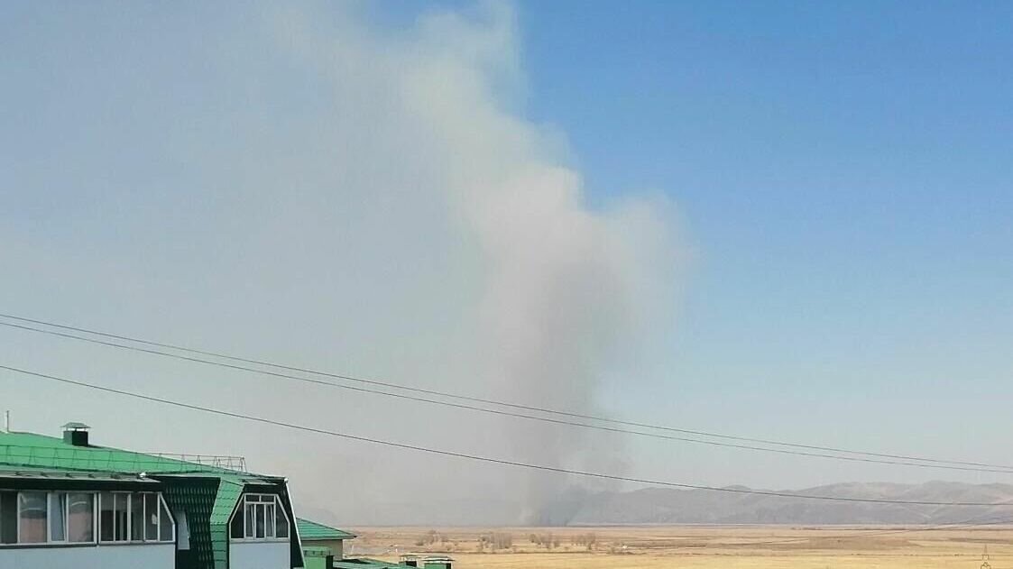     В пяти из восьми районов Хакасии прогнозируют максимальный пятый класс пожарной опасности. Пожары возможны на фоне сильной жары и мощного ветра. В Усть-Абаканском районе прогнозируют четвертый класс пожарной опасности (пятый — максимальный). Пожары возможны на фоне потепления и сильного ветра.