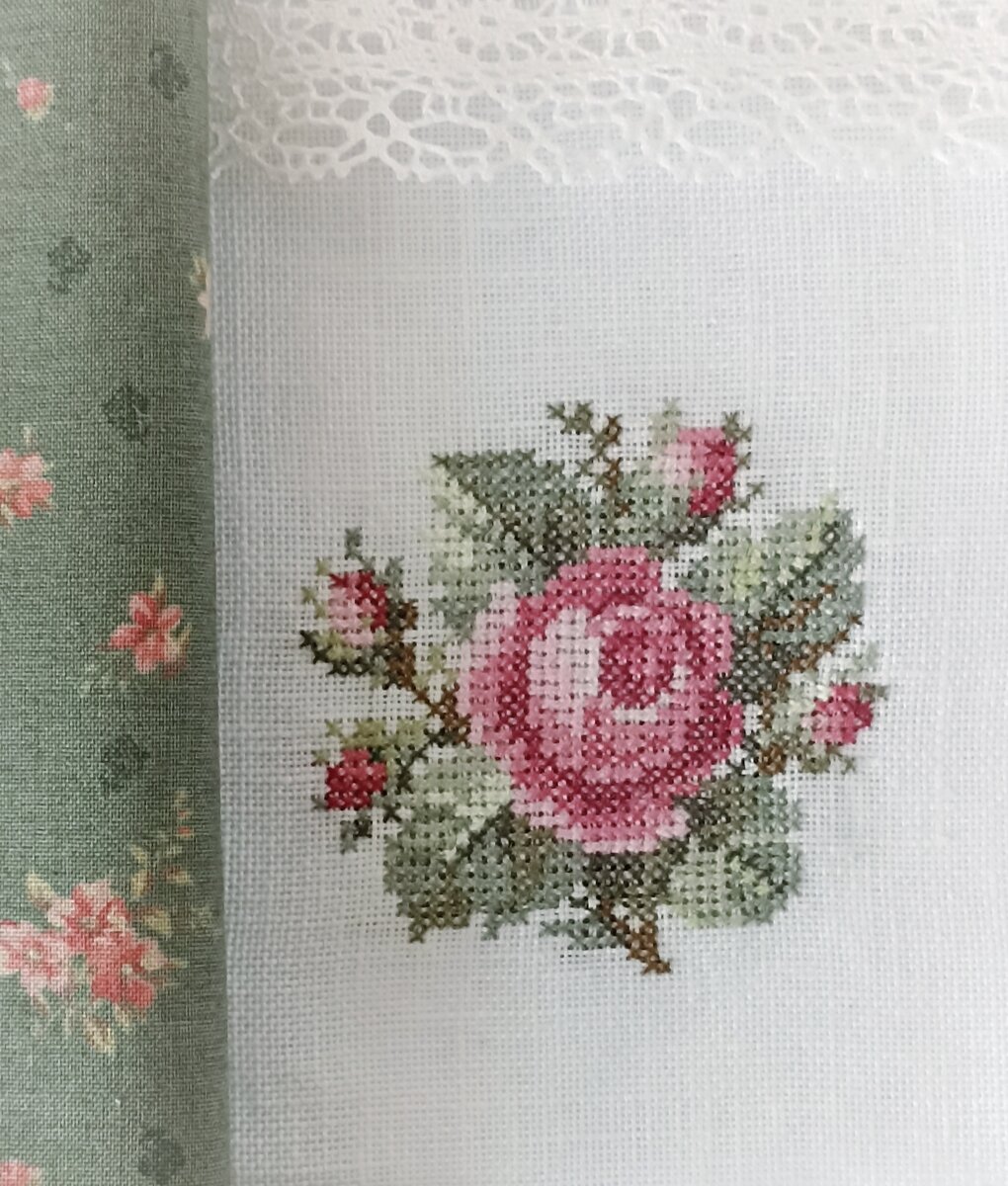 Ткань слева это американский хлопок. Думаю, хорошо подойдёт для подкладки в мешочек.