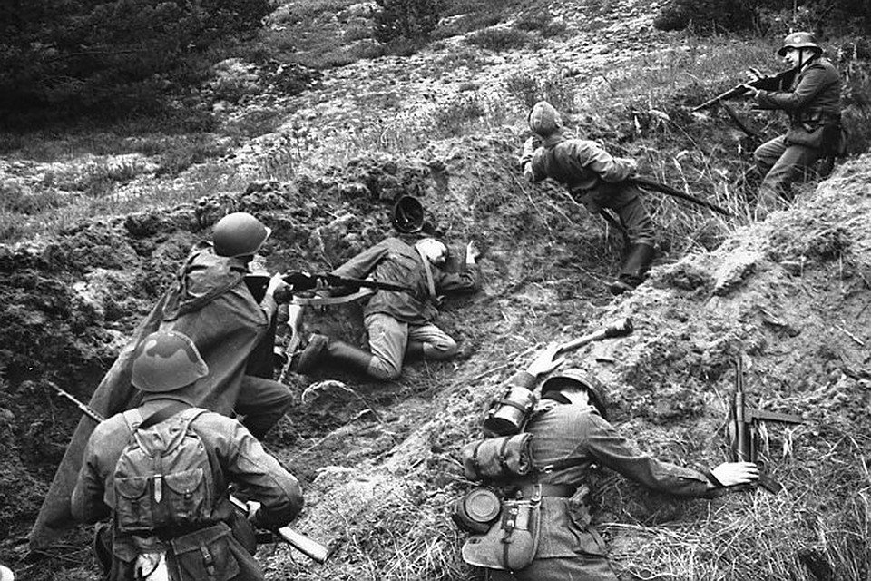 ПОЛЕ БОЯ ! ХОТЯТ ЛИ РУССКИЕ ВОЙНЫ ?! КАК ВСЕ РАЗУМНЫЕ ЛЮДИ - НЕТ И НЕТ !