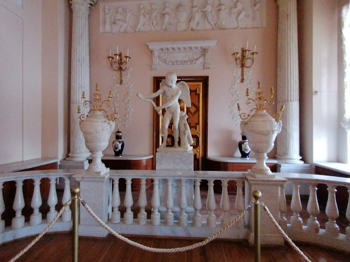 Мраморная столовая