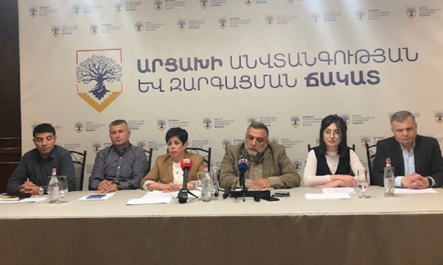Пресс-конференция представителей инициативной группы созданного недавно общественного движения Фронт безопасности и развития Арцаха