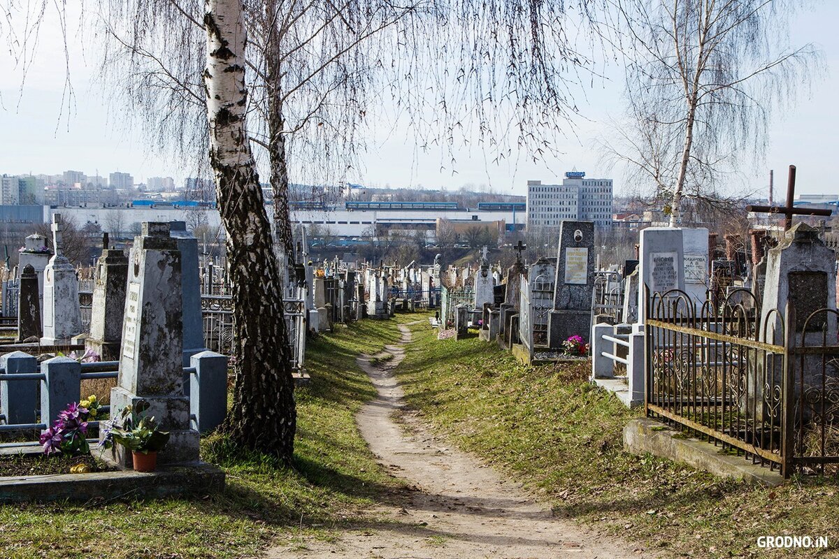 какие есть кладбища в москве