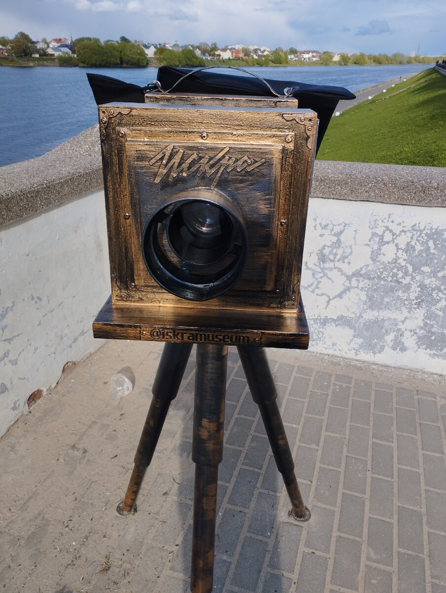 Скульптура фотоаппарата от музея "Искра" (ФОТО АВТОРА)