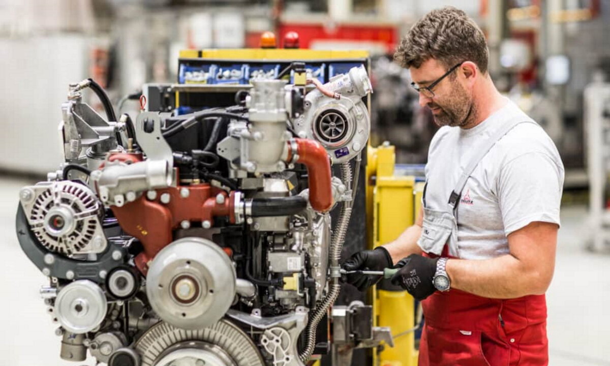 Сборка дизельного мотора Deutz