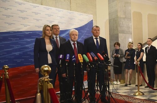 Пресс-подход партии "Справедливая Россия - за правду!", фото: пресс-служба СРЗП