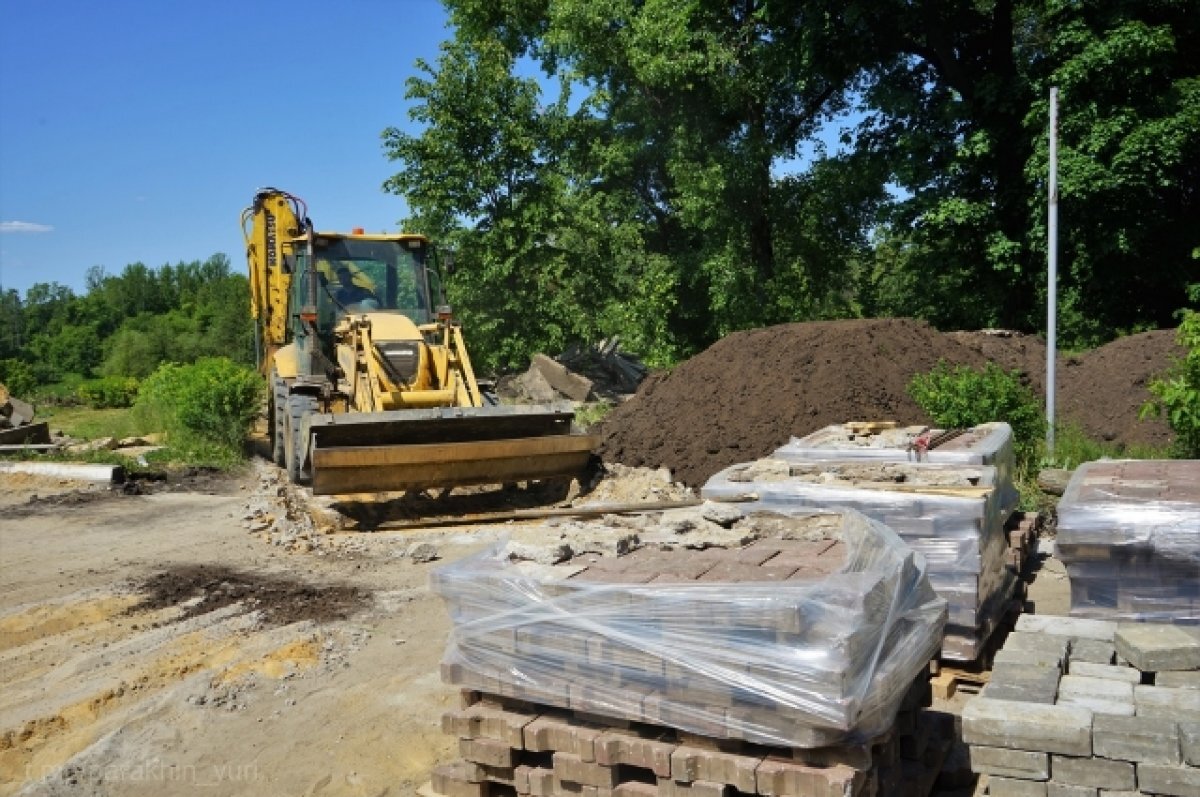    В орловском Дворянском гнезде устанавливают новую ротонду