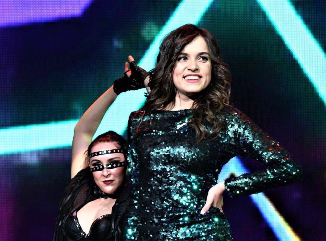 Фото из официального сообщества Эльмиры "В контакте".