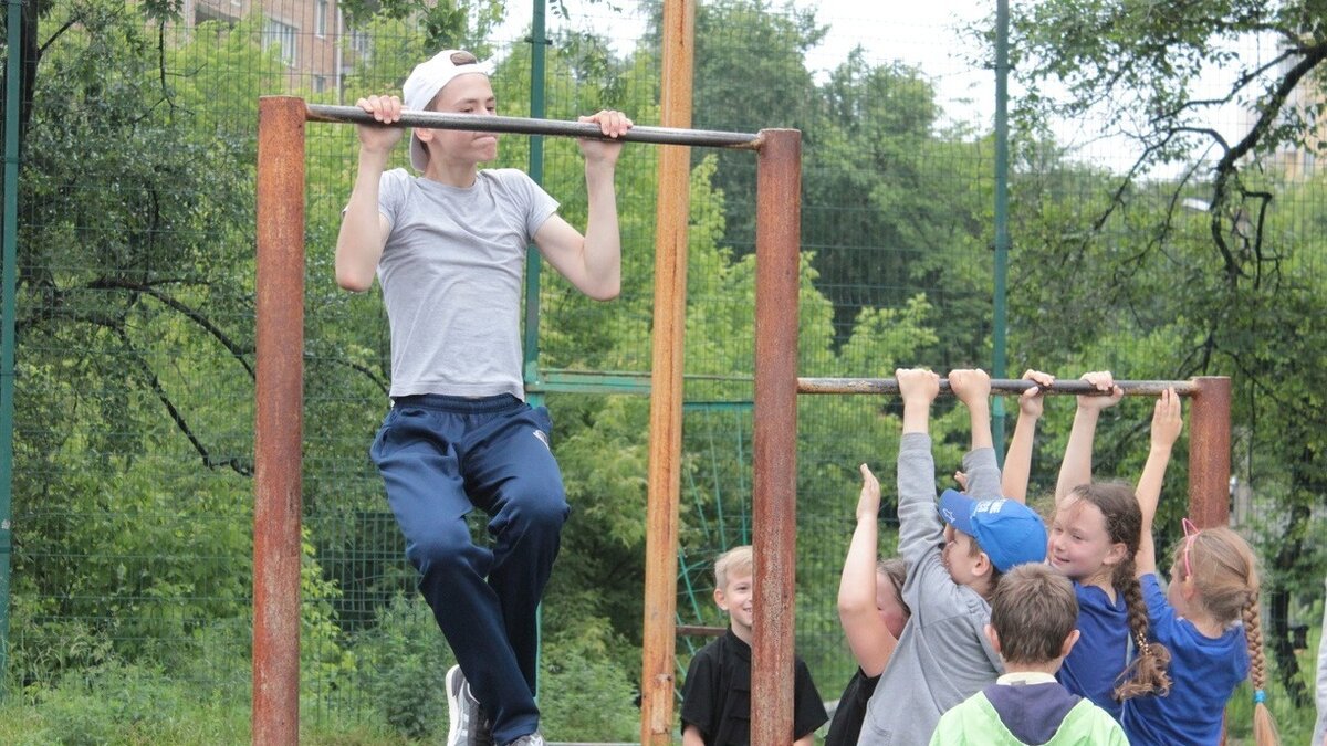     В Приморском крае особое внимание уделяется физическому развитию граждан, а также развитию и популяризации спорта в регионе. Олег Кожемяко в своем ежегодном докладе Законодательному собранию края рассказал о мерах поддержки спортивной сферы в регионе.