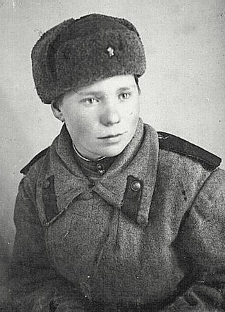 Девушка-снайпер, пленившая унтер-офицера. Неравный бой 21-летней Полины Федоровой