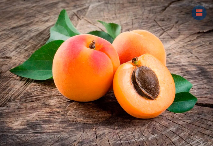 Кому нельзя есть абрикосы и почему? Объясняет врач