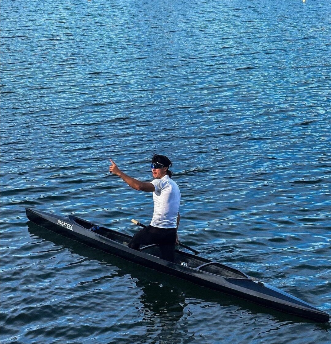 Гребля на байдарках и каноэ — вид безуключенной гребли на лодках байдарках или каноэ. Является олимпийским видом спорта с 1936 года (впервые же был представлен на Олимпийских играх 1924 года в качестве показательного вида). Кроме собственно гребли на байдарках и каноэ или спринта[en] (от англ. Canoe sprint) существует большое количество других дисциплин, использующих эти типы лодок.