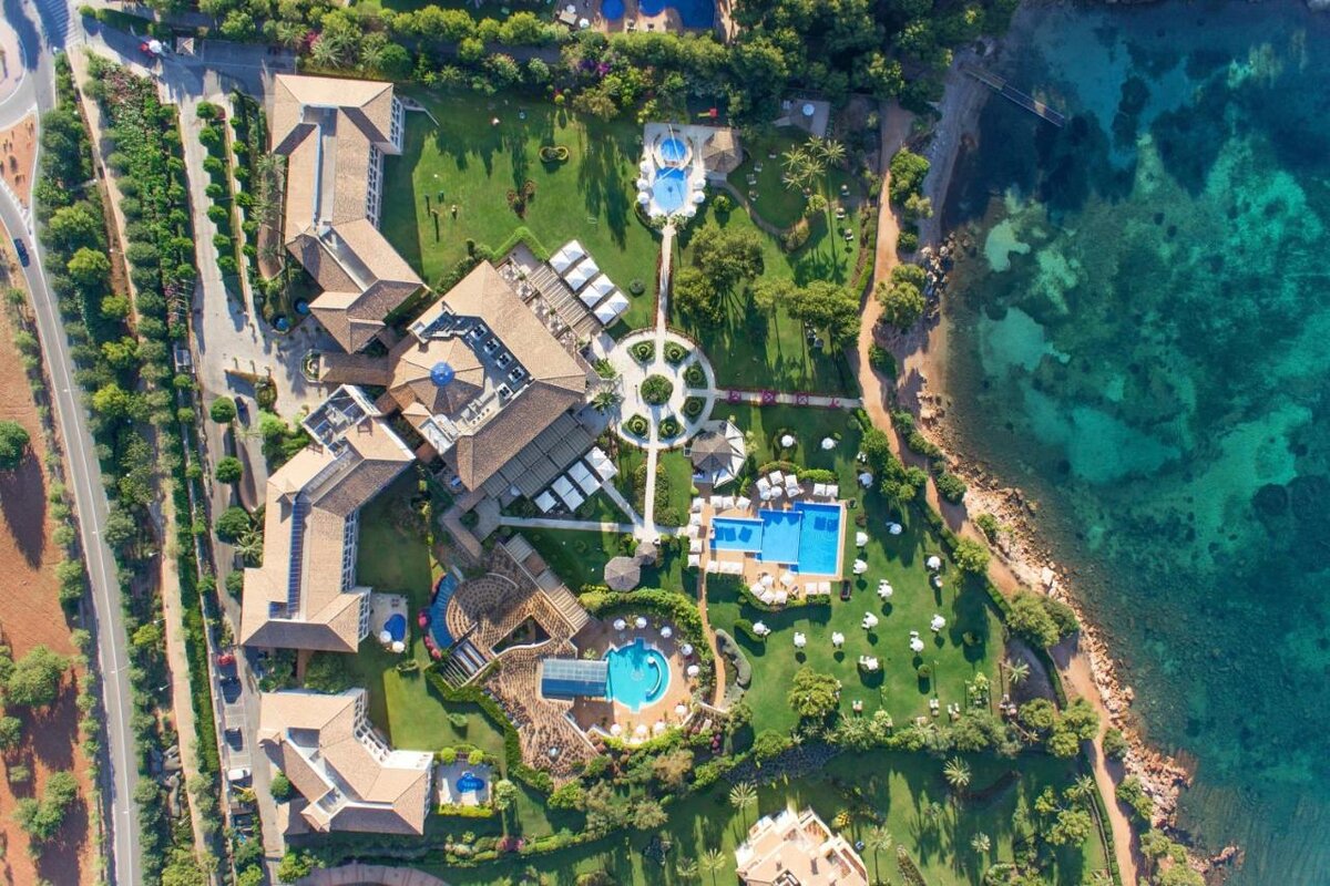 фото: The St. Regis Mardavall Mallorca Resort