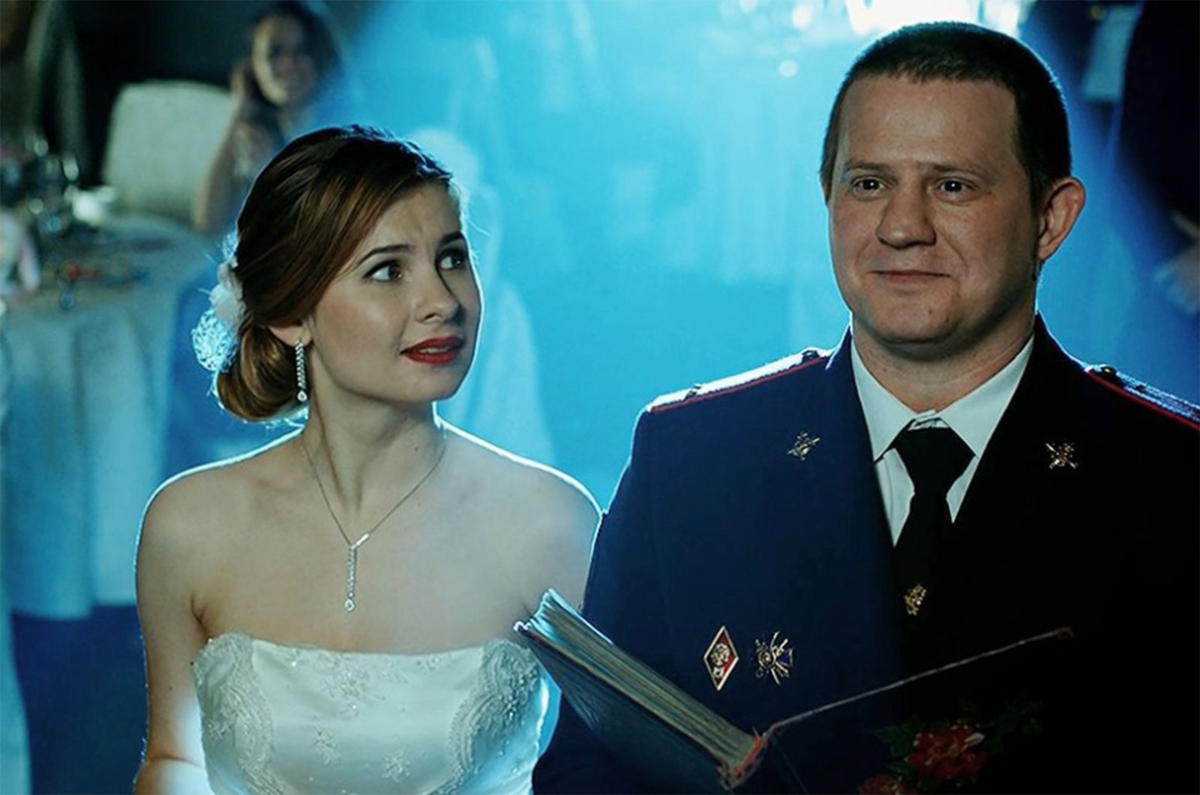 Разрушила брак подруги и вышла за мужчину, который на 16 лет старше. Актриса Анна Цуканова-Котт стала звездой уже в 7 лет.-4