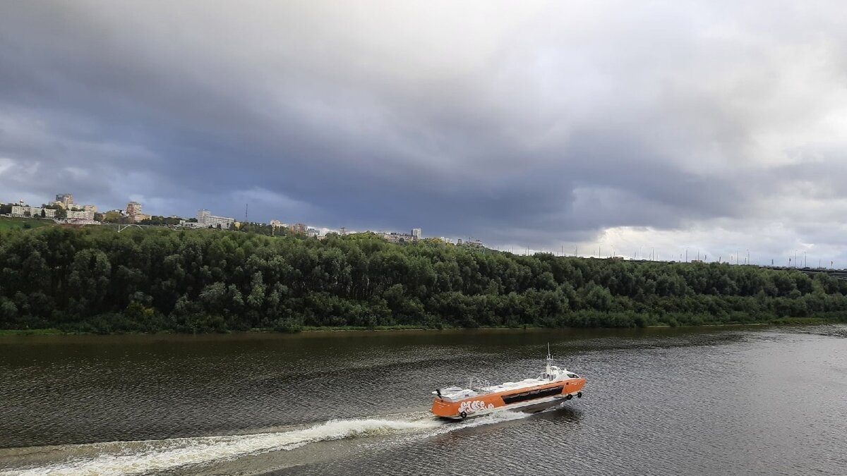     Нижегородцы смогут добраться до Балахны по воде. С сегодняшнего дня, 19 июня, «Валдаи» начинают курсировать в этом направлении, сообщается на официальном портале компании.