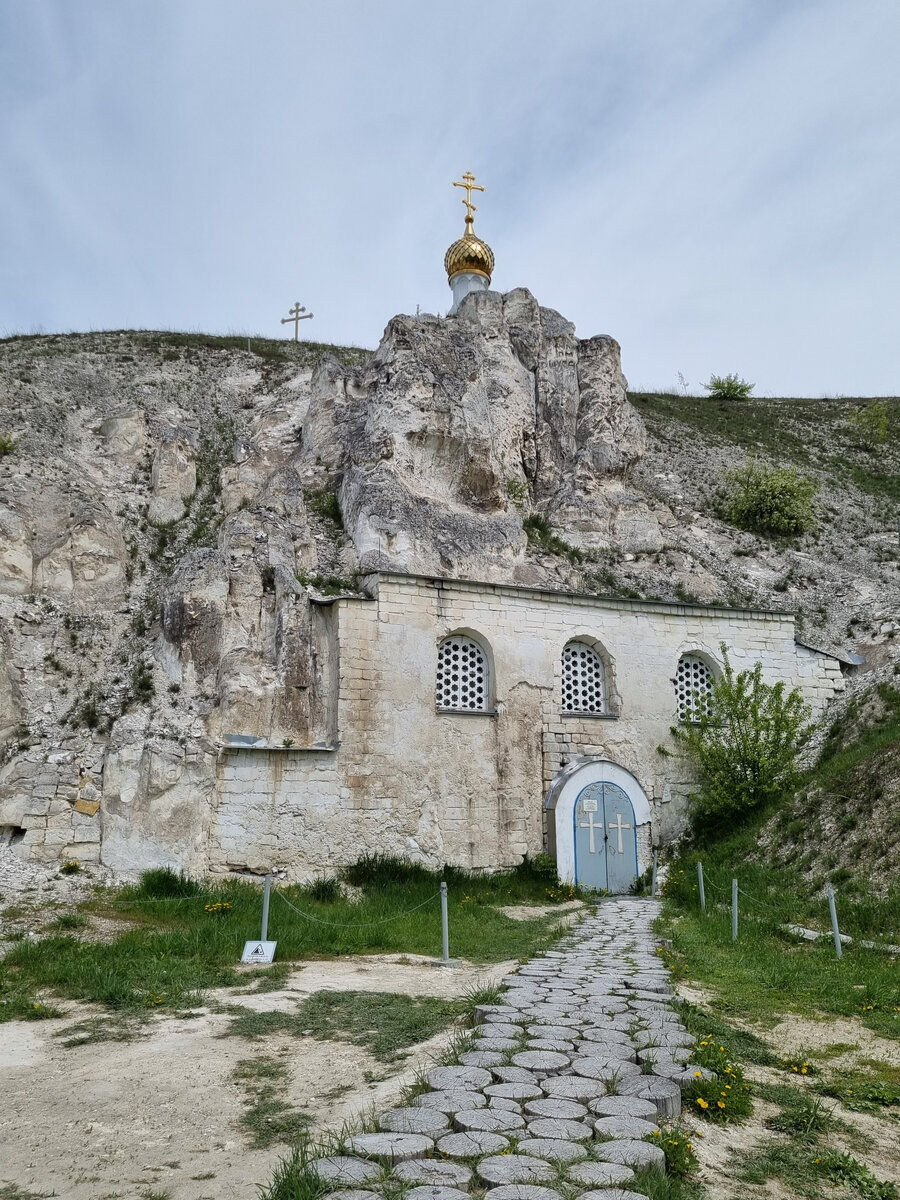 Пещерная церковь Иоанна Предтечи в Дивногорском Успенском монастыре.