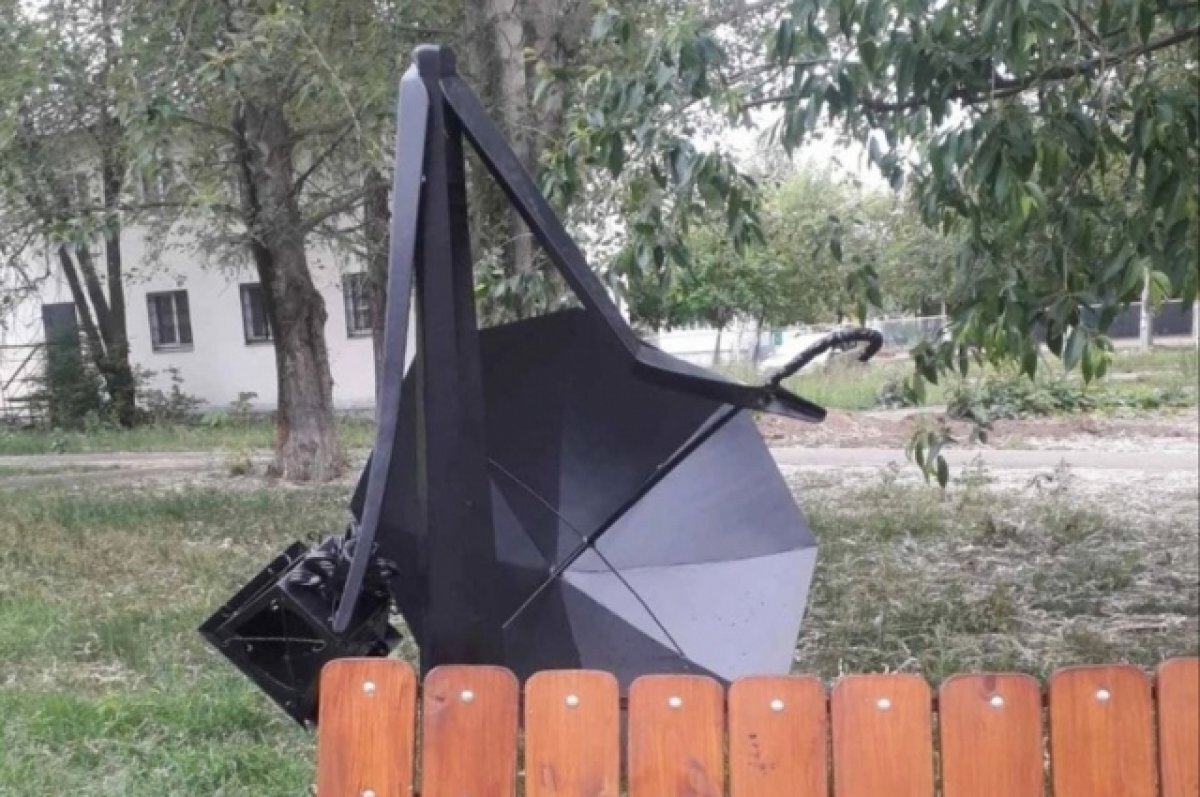    В «Аллее доброты» в Добрянке Пермского края вандалы повредили арт-объект