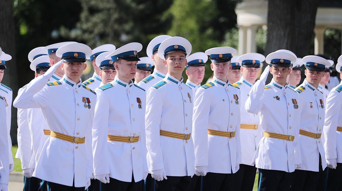 Глава Краснодара и председатель Гордумы поздравили выпускников  Краснодарского президентского кадетского училища | Новая-Газета Кубани |  Дзен