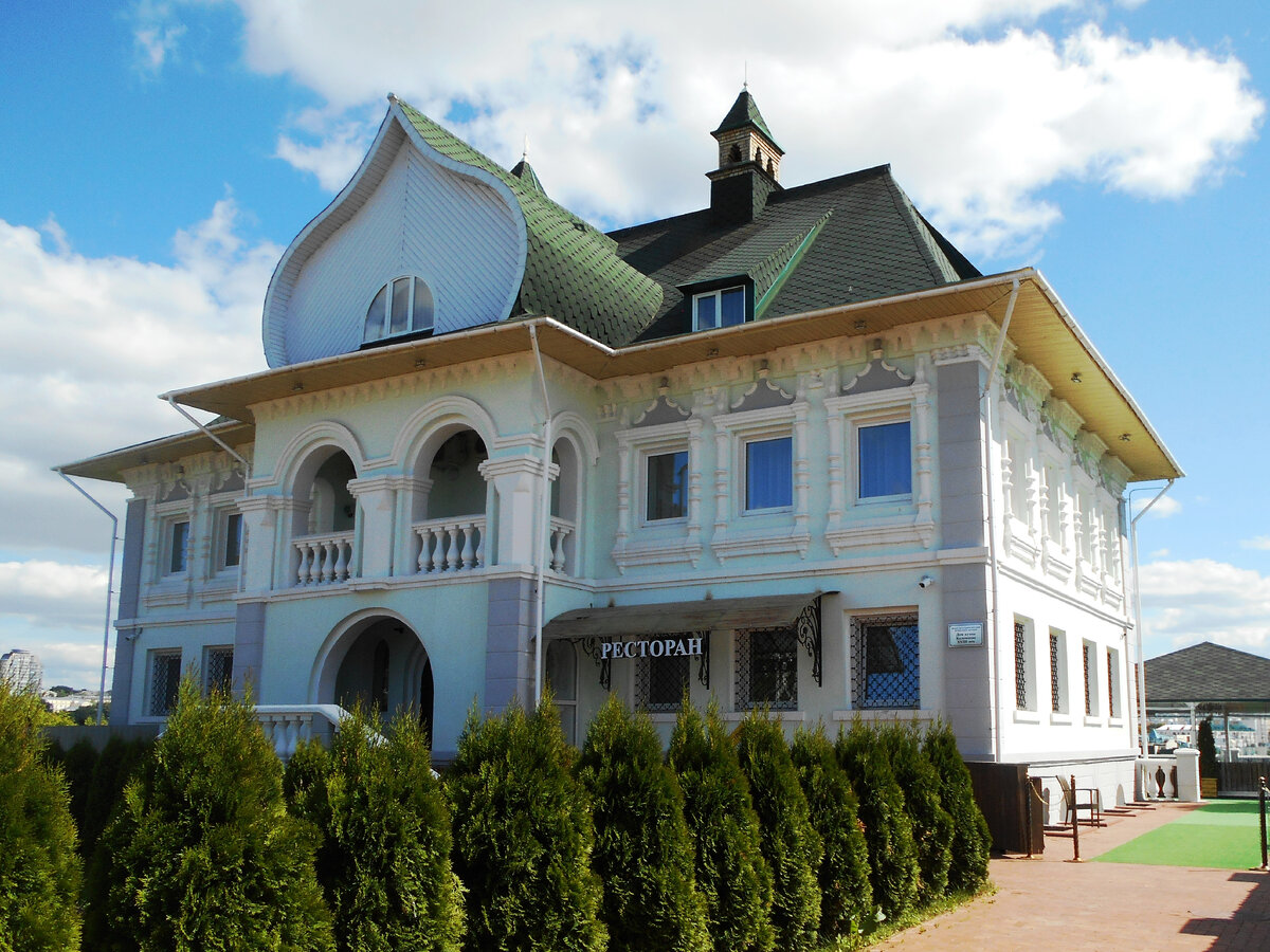 Дом купца Кадомцева (вид со стороны Введенского собора)