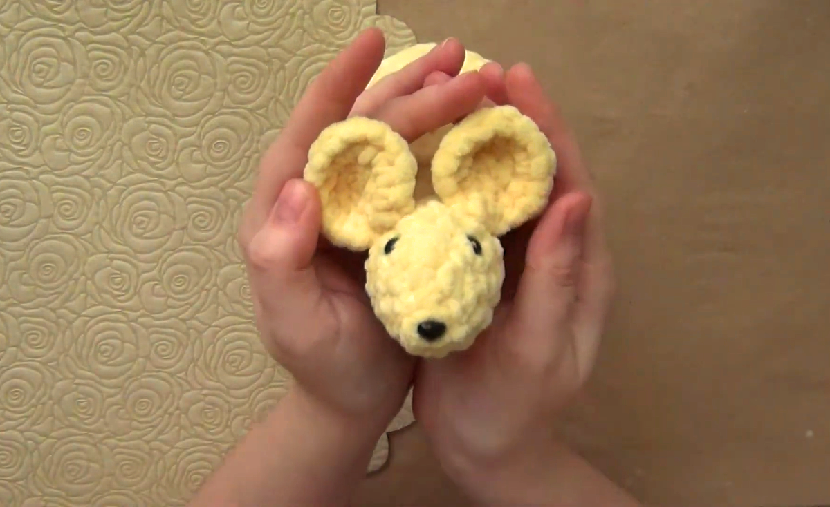 Моя первая игрушка из плюшевой пряжи, Сырная Мышь 