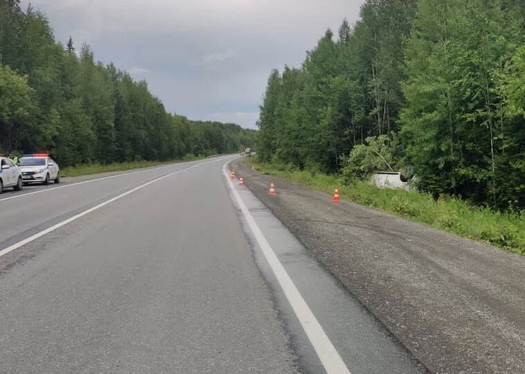    Семья из Югры по дороге в Екатеринбург попала в аварию