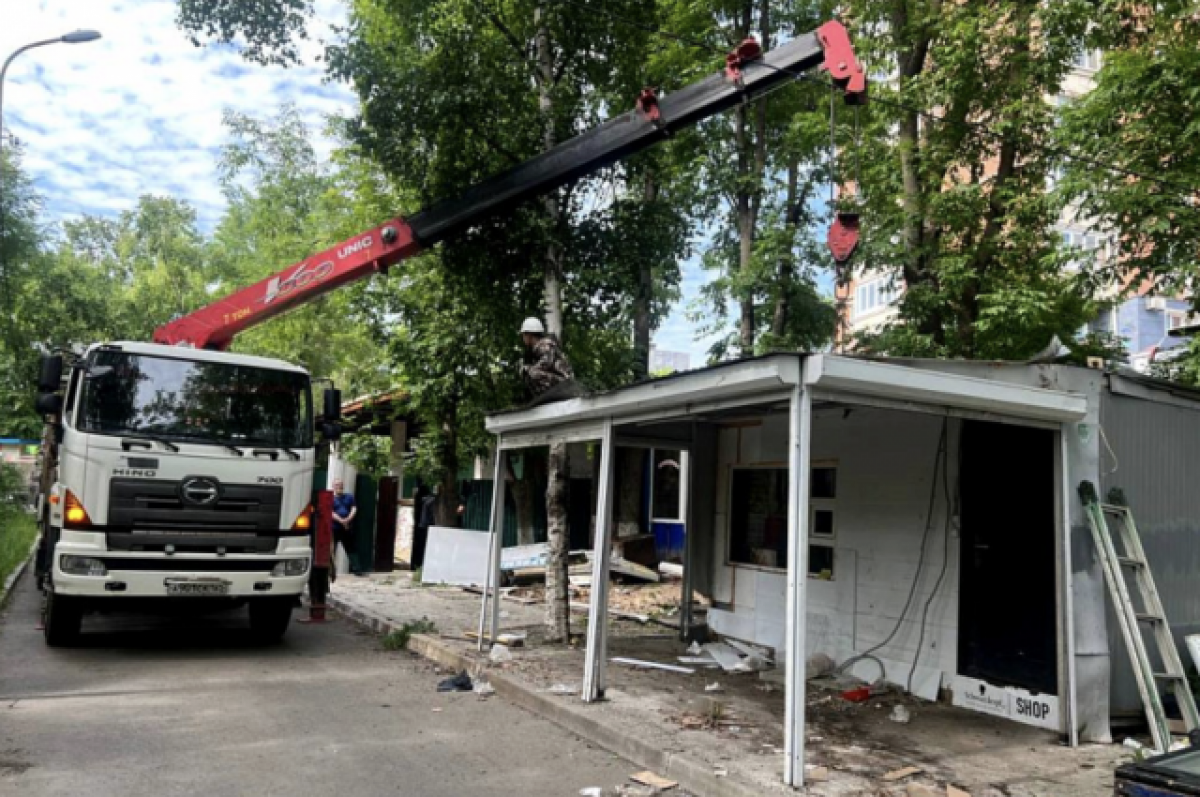    Чистый Владивосток – на улицах города демонтируют незаконные объекты