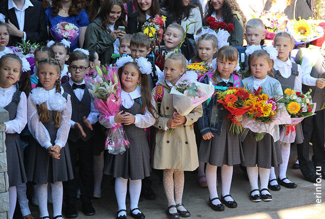    В школы уже подано 5 336 заявлений. 30 июня завершается прием документов по месту жительства и в школы с углубленным изучением предметов.