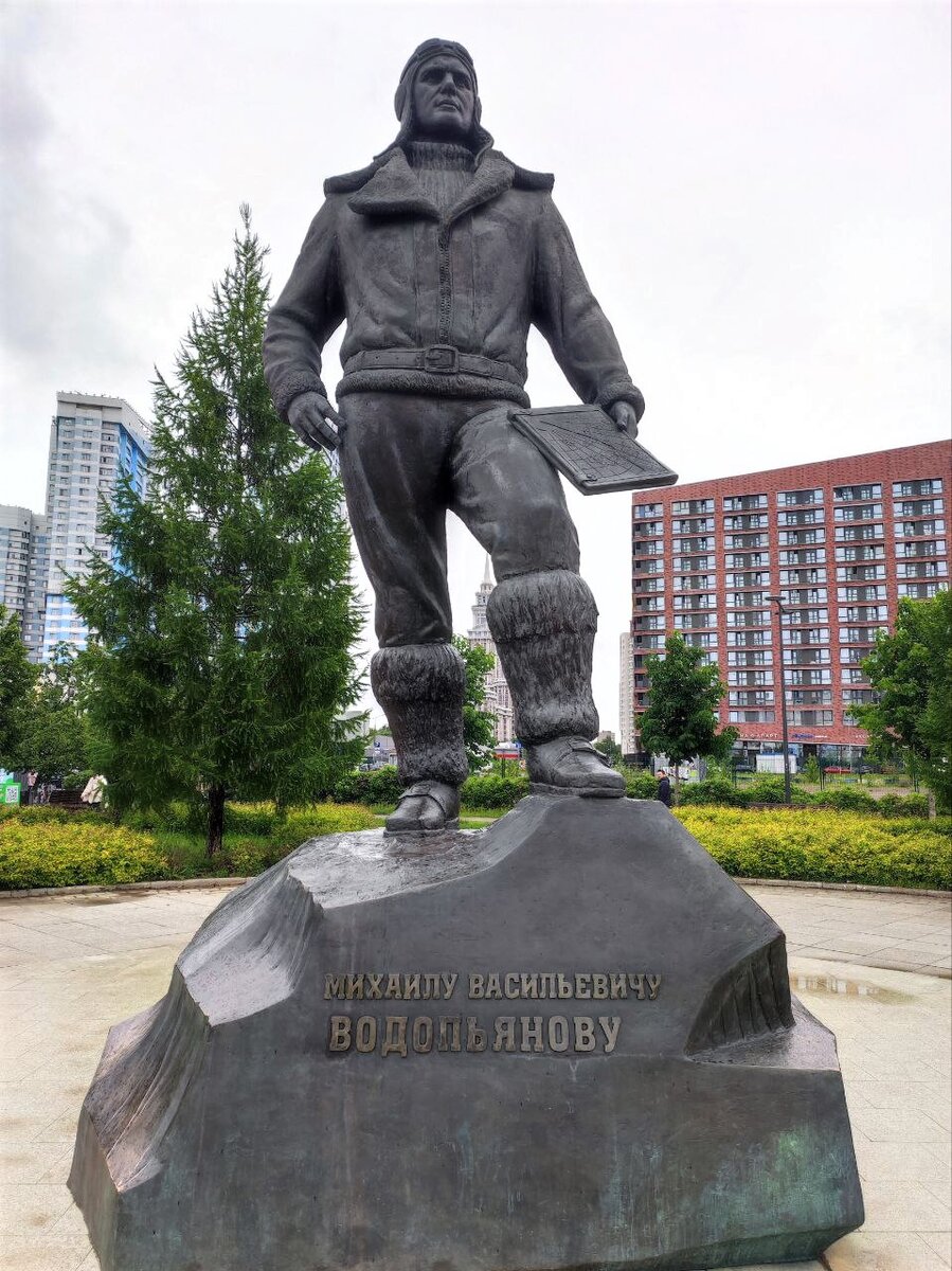 Памятник летчику Михаилу Водопьянову в парке «Ходынское поле» в Москве. Источник — dzen.ru/pa_myatnik 