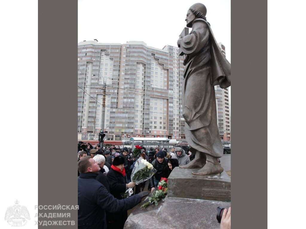 На открытии памятника в 2016 году. Фото rah.ru