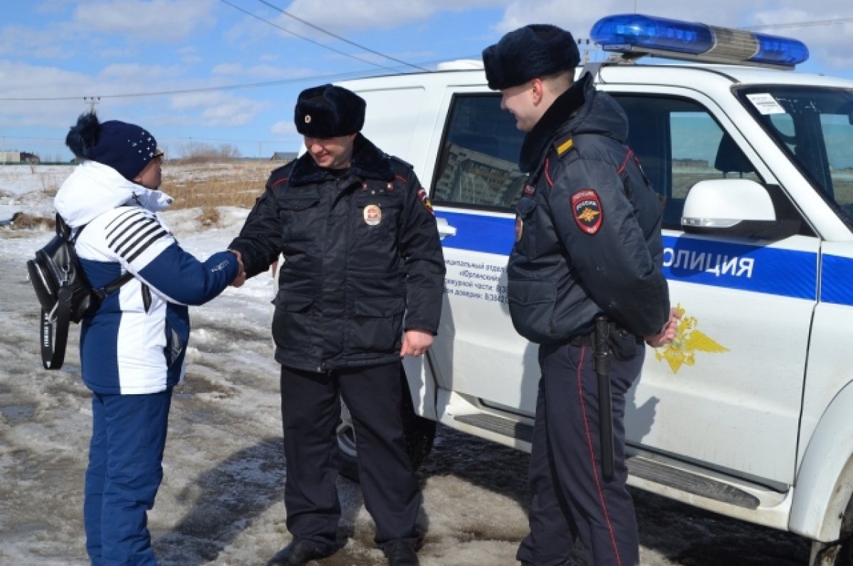    В Кузбассе полицейские помогли ребёнку со сломанной ногой