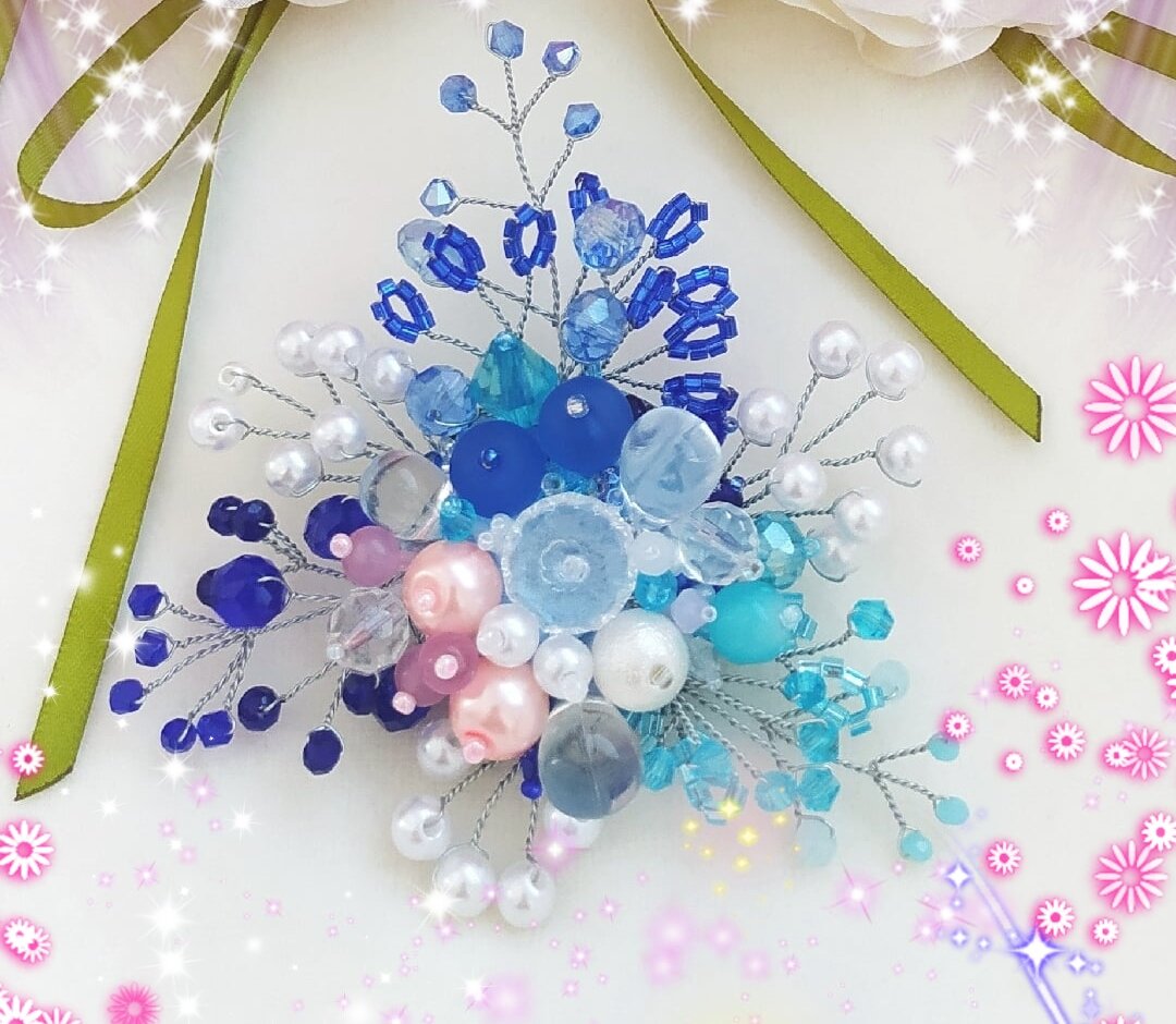 Брошь "Веточка" в технике плетения. Фото автора