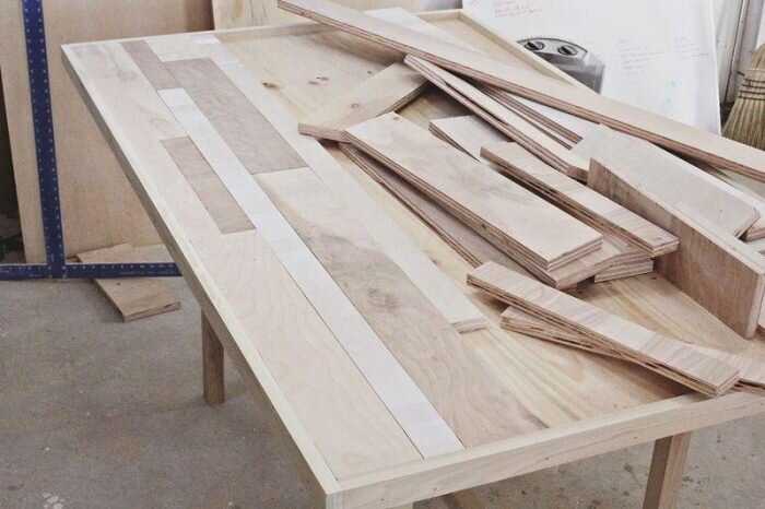Как просто и быстро сделать деревянный стол своими руками | Столярное искусство | Дзен