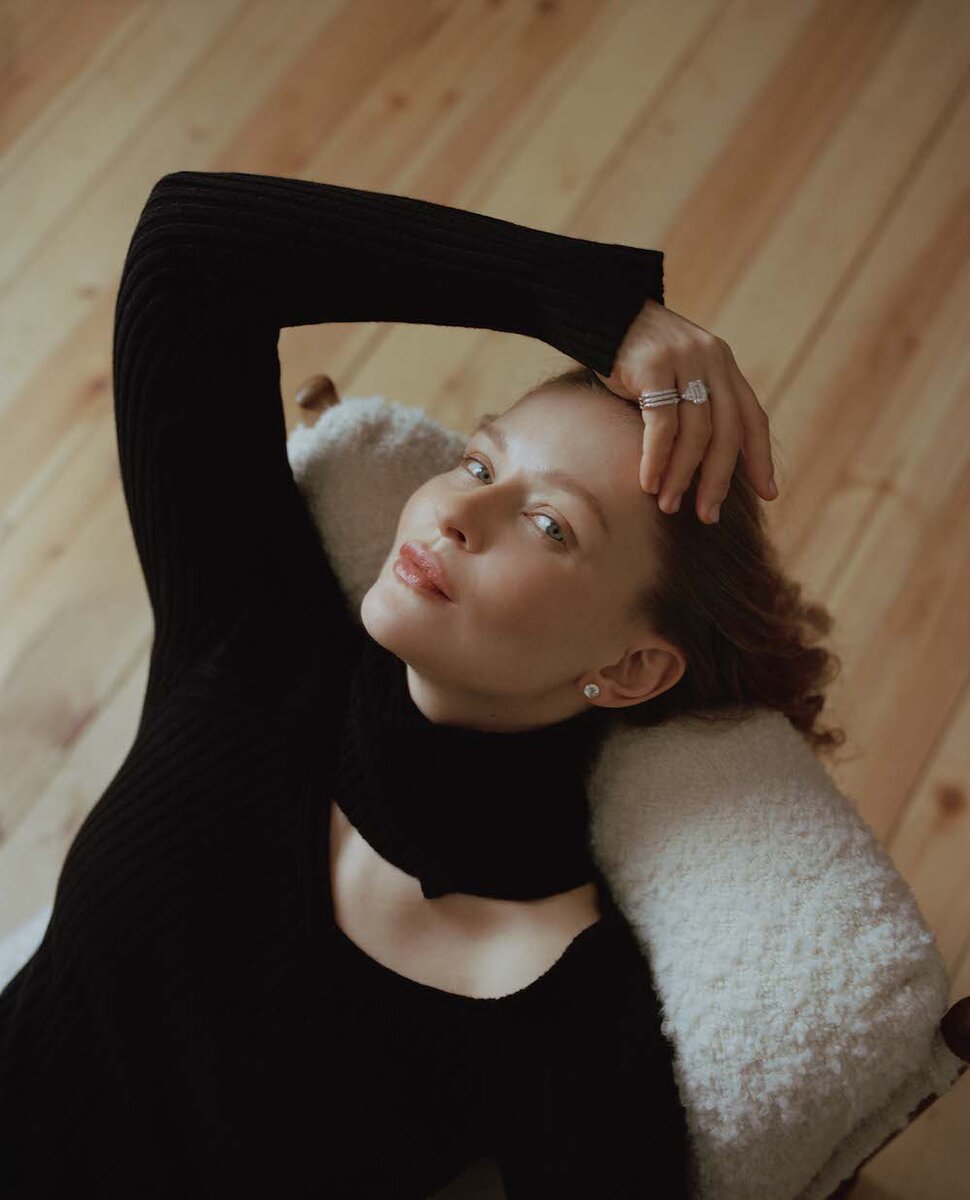     Юлия Пересильд. Платье, Dorothee Schumacher (Bosco Vesna); кольца,серьги, все — золото, бриллианты, ALROSA Diamonds