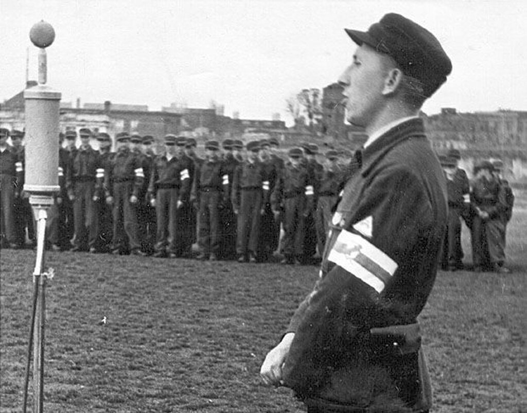 Власовцы, белогвардейцы, предатели и враги народа напоминают нам, что именно они имеют власть в России