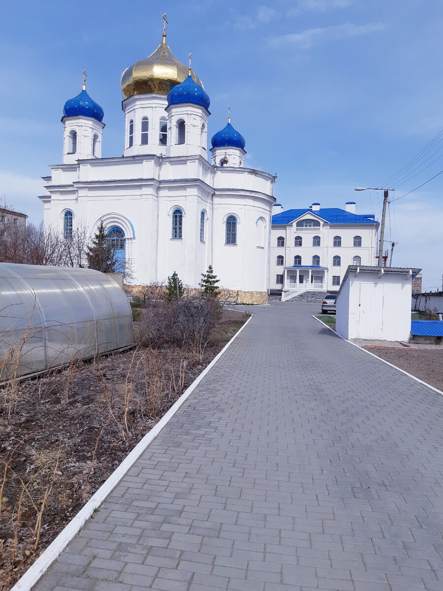 Ближе к телу: всё, что вы хотели знать о нательном крестике