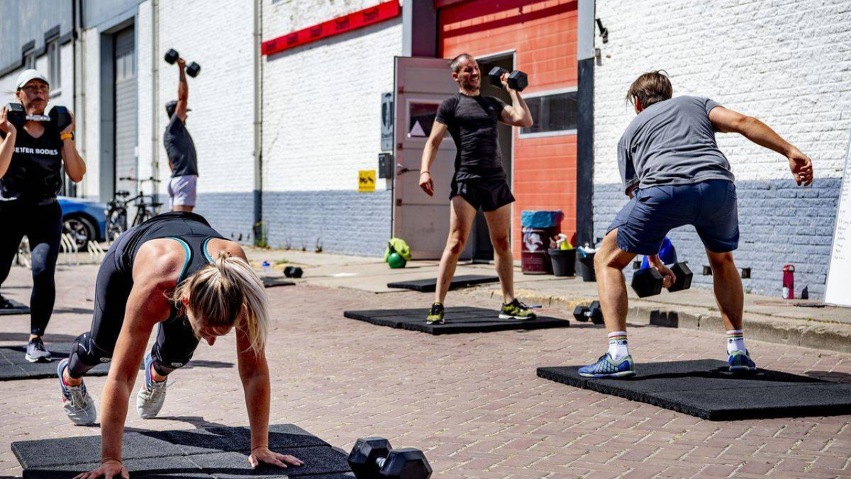 Тренировка 15 минут. Фостер кроссфит. Рибок кроссфит. Рибок тренинг кроссфит. CROSSFIT тренировка.