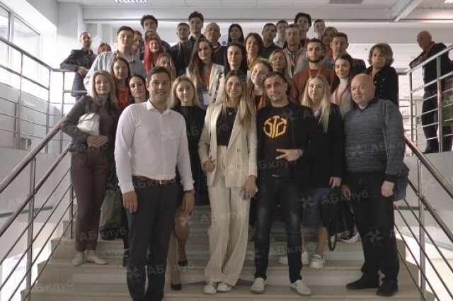    Бизнес-сообщество АБ клуб организовал собрание для владельцев бизнесов. Фото: АБ клуб