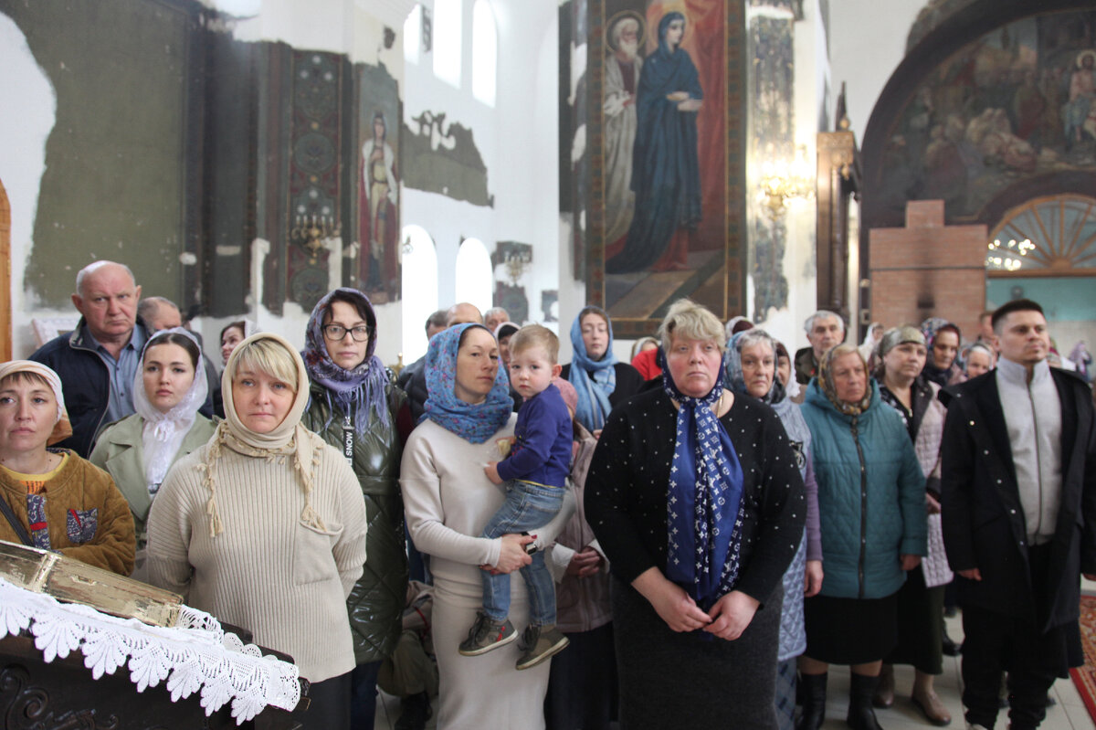 Храм мироносиц в марьино расписание богослужений. Духовенство храма жен мироносиц в марьино. Собор жен мироносиц в баку богослужения в июле 2022. Настоятель храма жен мироносиц в марьино. Отец михаил сергеев храм жен мироносиц.