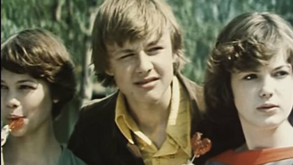 В галерее – кадры из советского фильма для подростков «В моей смерти прошу винить Клаву К.»