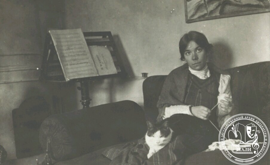 Е.Г. Гуро. Фотография.1890-е – 1910-е. РГАЛИ. Ф.134. оп. 2.