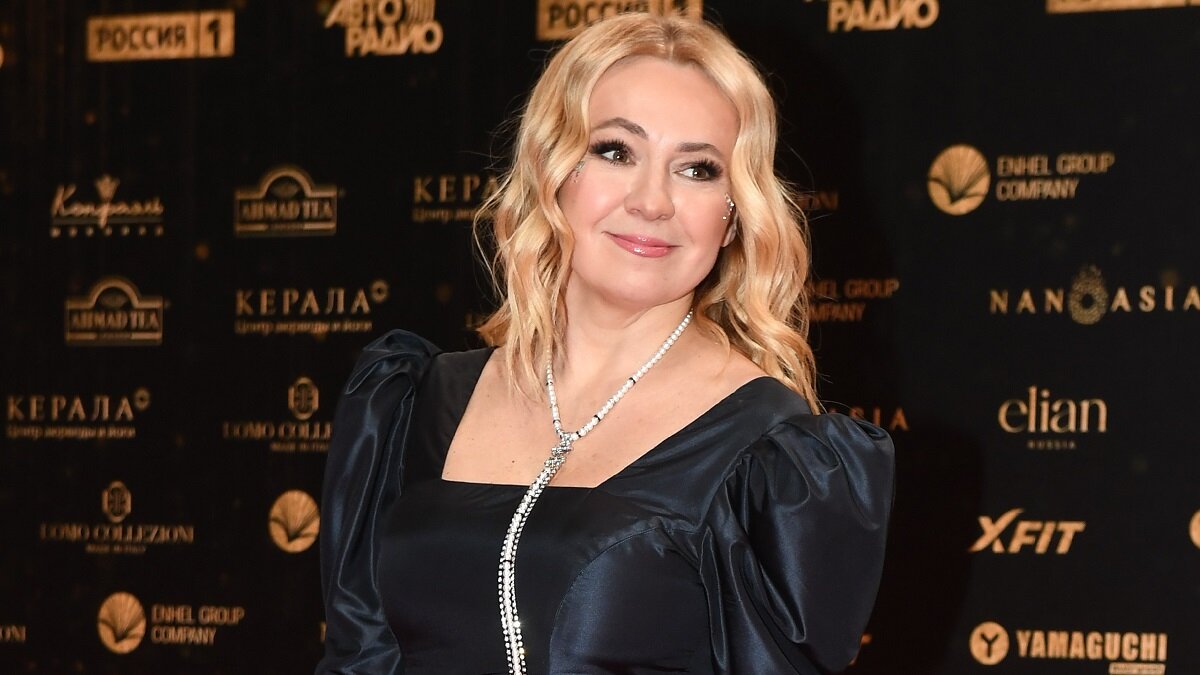    Яна Рудковская