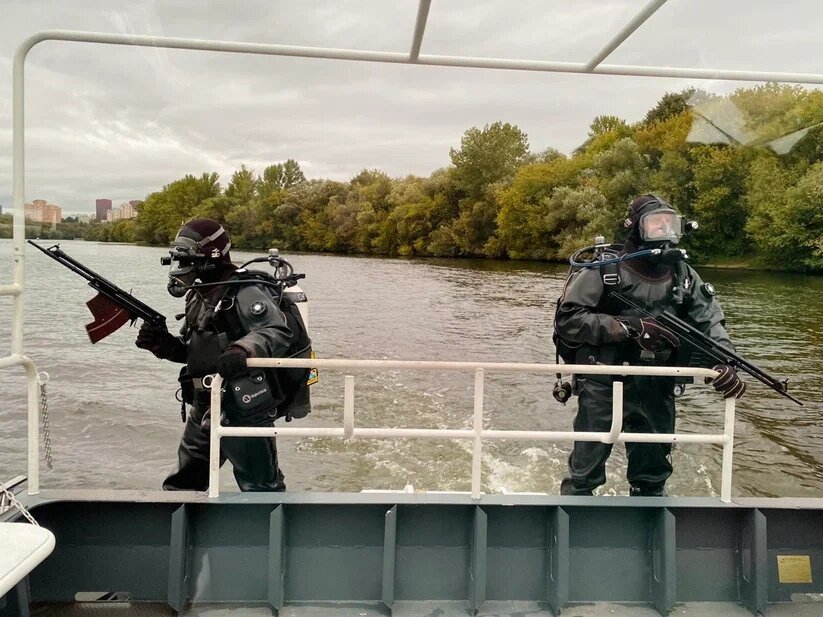 Водолазы москва