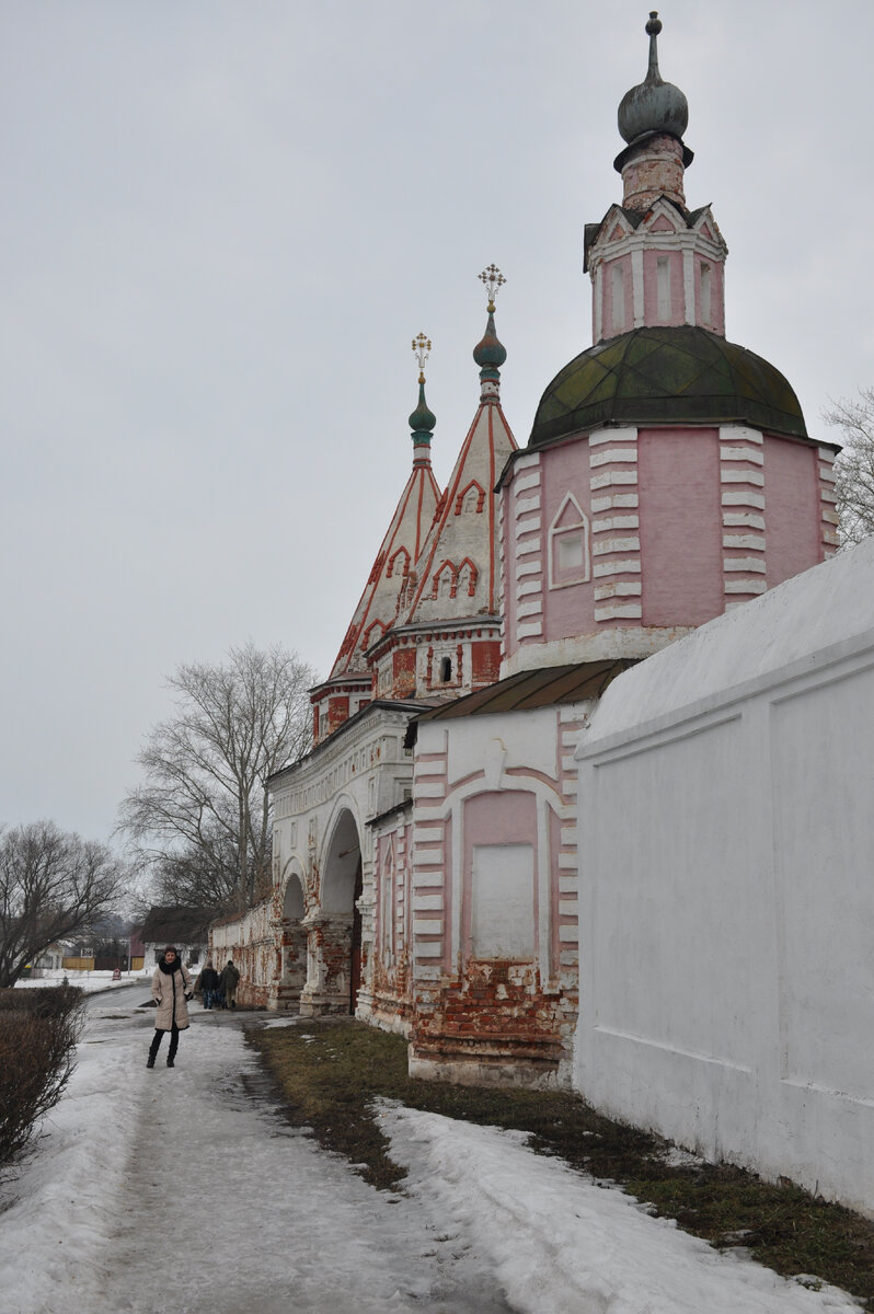 Ризоположенский женский монастырь. Святые ворота.