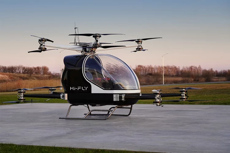   Hi-Fly S700