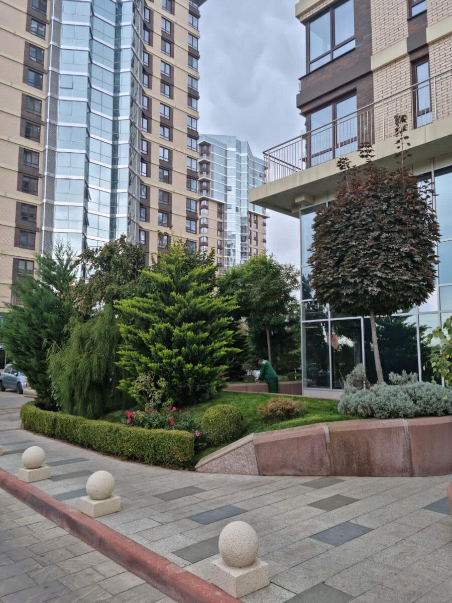 Вот пример ЖК в котором реально работает УК.