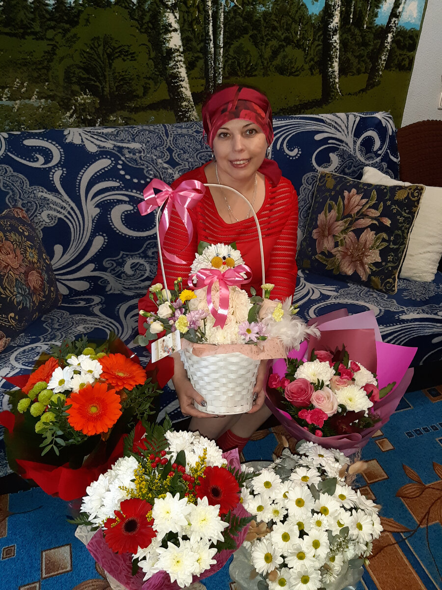 Мои букеты от друзей, родных, коллег. 21 апреля 2020 года.