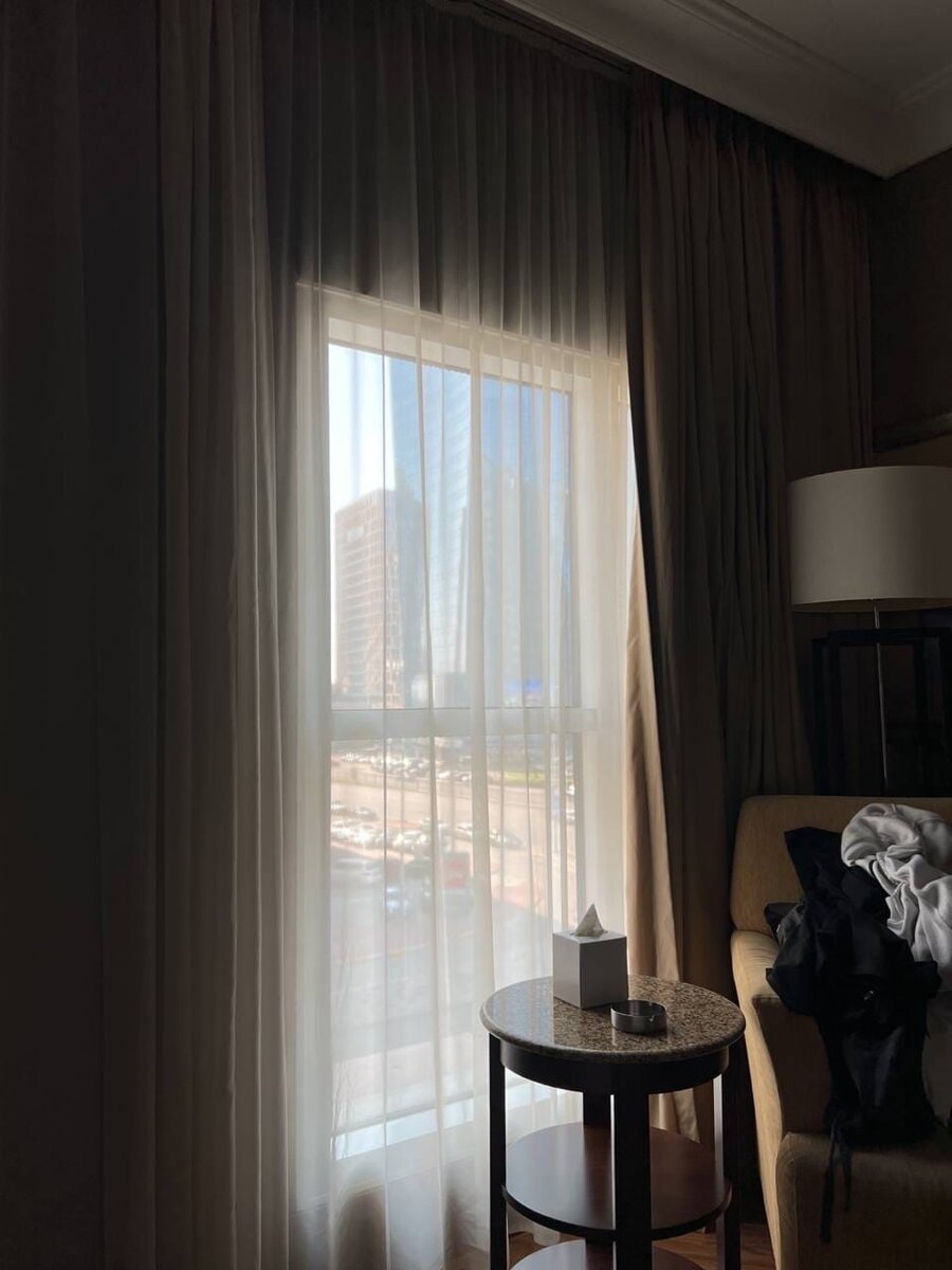 Наш номер на 2м этаже. Позже нас переселили на более высокий этаж, т.к. тут было очень шумно. Вообще, лайк сотрудникам отеля за их лояльность к "капризам" постояльцев)