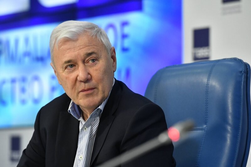 Анатолий Аксаков