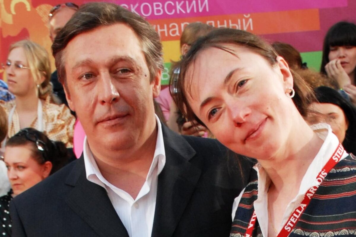     «Переживает и страдает»: жена Михаила Ефремова заявила, что он может выйти по УДО весной 2024 года